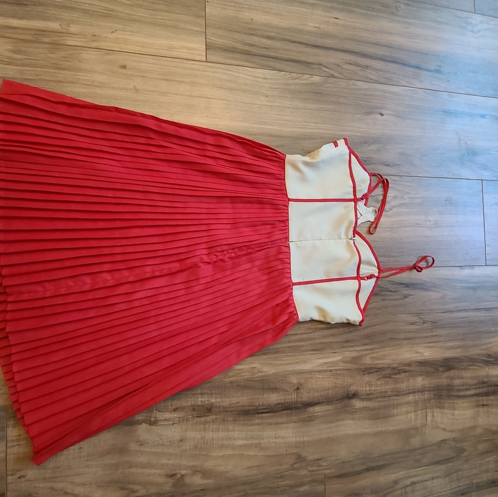 Dress - Picture 5 of 7